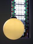 Glas in lood en verlichting in de stijl van Gispen, linker trappenhuis
              <br/>
              Gert-Jan Lobbes, 2015